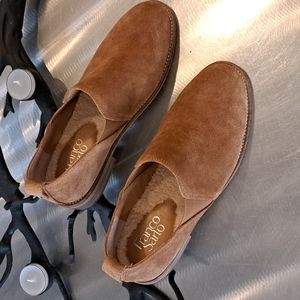 New, never worn FRANCO SARTO short bootie w/fur lining. Rust suede. Sz. 8m